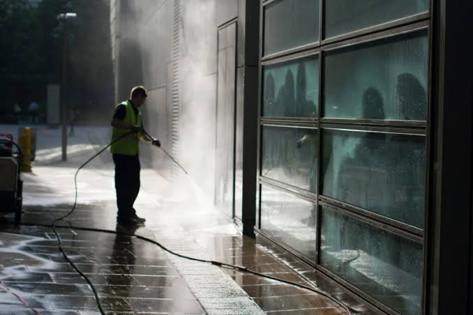 Commercial storefront and building exterior washing in Arizona